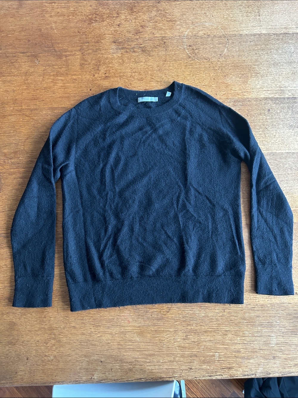 Vince women’s Black 100% cashmere Crewneck Sweater